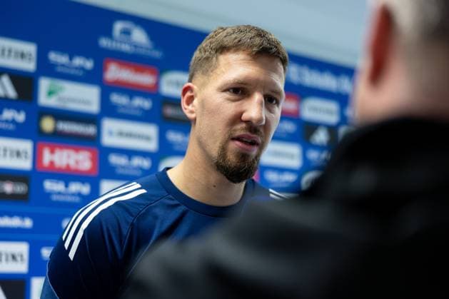 27 10 2025, Football, Season 2025 2026, Training FC Schalke 04, Media round with Janik Bachmann FC Schalke 04 , Gelsenkirchen Training ground FC Schalke 04 NRW Germany xRHR PHOTO YYx Copyright: RHR-FOTOx RHR-FOTO YY