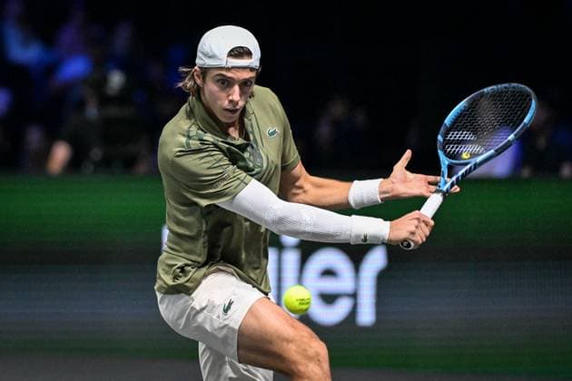 Rolex Paris Masters 2025 in Paris FA Arthur Cazaux competes during the Rolex Paris Masters 2025 tournament at the Paris La Defense Arena in Paris, on October 27, 2025. Photo by Firas Abdullah ABACAPRESS.COM Paris Ile-de-France France  Copyright: xAbdullahxFiras ABACAx