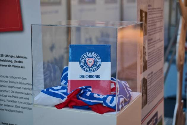 27 10 2025, 125th anniversary Holstein Kiel KSV exhibition opening in Citti Park Kiel, soccer, men, 2 BL 2 Bundesliga , season 2025 2026 The Chronicle Kiel Citti Park Kiel, shopping center Schleswig Holstein Germany