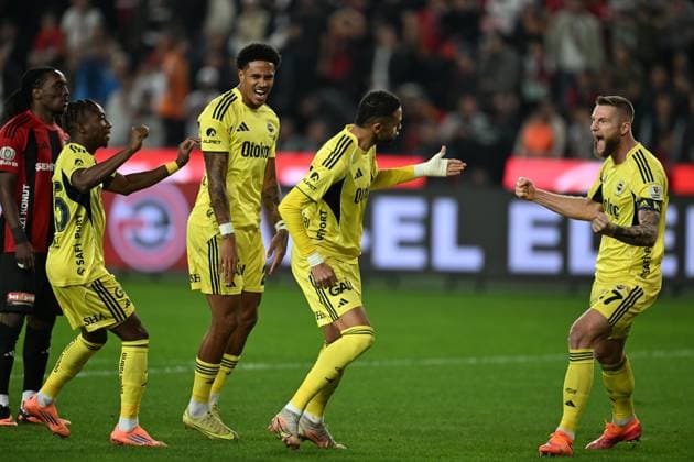 Gaziantep FK v Fenerbahce - Turkish Super Lig GAZIANTEP, TURKIYE - OCTOBER 27: En-Nesyri of Fenerbahce celebrates after a goal during Turkish Super Lig match between Gaziantep FK and Fenerbahce in Gaziantep, Turkiye on October 27, 2025. Adsiz Günebakan Anadolu Gaziantep Turkey. Editorial use only. Please get in touch for any other usage.  Copyright: x2025xAnadoluxAdsÄ±zxGünebakanx
