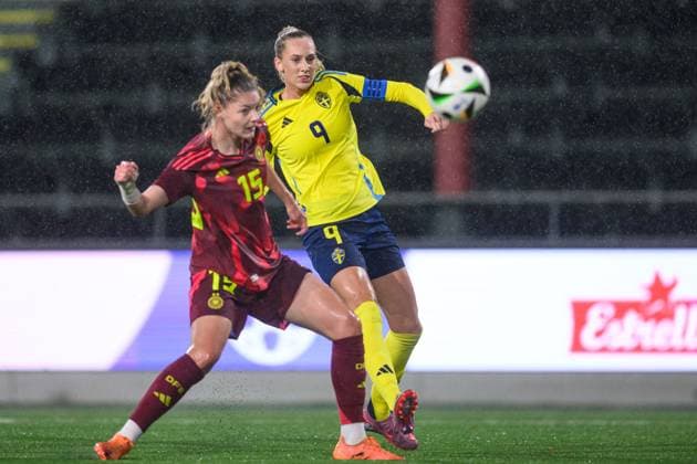 251027 Vanessa Diehm of Germany and Ellen Wangerheim of Sweden during the international friendly under 23 football match between Sweden and Germany on October 27, 2025 in Malmö Photo Christoffer Borg Mattisson BILDBYRAN COP 261 CB0483 fotboll football soccer fotball u23 under 23 sverige sweden germany dam bbeng landslag  Copyright: CHRISTOFFERxBORGxMATTISSON BB251027CB047