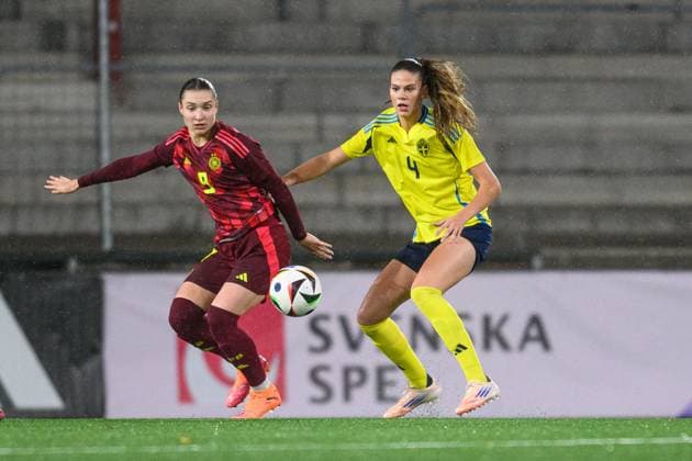 251027 Dilara Acikgöz of Germany and Bella Andersson of Sweden during the international friendly under 23 football match between Sweden and Germany on October 27, 2025 in Malmö Photo Christoffer Borg Mattisson BILDBYRAN COP 261 CB0483 fotboll football soccer fotball u23 under 23 sverige sweden germany dam bbeng landslag  Copyright: CHRISTOFFERxBORGxMATTISSON BB251027CB053