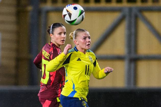 251027 Sofie Zdebel of Germany and Matilda Nildén of Sweden during the international friendly under 23 football match between Sweden and Germany on October 27, 2025 in Malmö Photo Christoffer Borg Mattisson BILDBYRAN COP 261 CB0483 fotboll football soccer fotball u23 under 23 sverige sweden germany dam bbeng landslag  Copyright: CHRISTOFFERxBORGxMATTISSON BB251027CB054