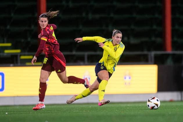 251027 Katharina Piljic of Germany and Johanna Renmark of Sweden during the international friendly under 23 football match between Sweden and Germany on October 27, 2025 in Malmö Photo Christoffer Borg Mattisson BILDBYRAN COP 261 CB0483 fotboll football soccer fotball u23 under 23 sverige sweden germany dam bbeng landslag  Copyright: CHRISTOFFERxBORGxMATTISSON BB251027CB072