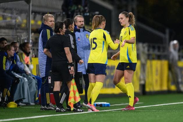 251027 Elsa Pelgander and Lisa Björk of Sweden during the international friendly under 23 football match between Sweden and Germany on October 27, 2025 in Malmö Photo Christoffer Borg Mattisson BILDBYRAN COP 261 CB0483 fotboll football soccer fotball u23 under 23 sverige sweden germany dam bbeng landslag sverige sweden tyskland germany  Copyright: CHRISTOFFERxBORGxMATTISSON BB251027CB127