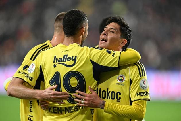 Gaziantep FK v Fenerbahce - Turkish Super Lig GAZIANTEP, TURKIYE - OCTOBER 27: En-Nesyri of Fenerbahce celebrates after a goal during Turkish Super Lig match between Gaziantep FK and Fenerbahce in Gaziantep, Turkiye on October 27, 2025. Adsiz Gunebakan Anadolu Gaziantep Turkey. Editorial use only. Please get in touch for any other usage.  Copyright: x2025xAnadoluxAdsizxGunebakanx