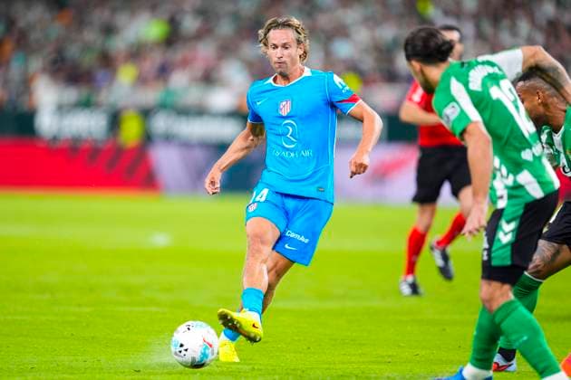 October 27, 2025, Sevilla, Sevilla, SPAIN: Marcos Llorente of Atletico de Madrid in action during the Spanish league, LaLiga EA Sports, football match played between Real Betis and Atletico de Madrid at La Cartuja stadium on October 27, 2025, in Sevilla, Spain. Sevilla SPAIN - ZUMAa181 20251027_zaa_a181_058 Copyright: xJoaquinxCorcherox