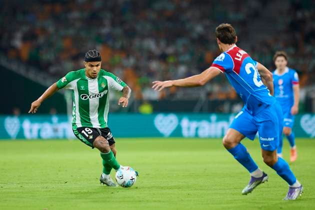 Real Betis Balompie v Club Atletico de Madrid - LaLiga EA Sports SEVILLA, SPAIN - OCTOBER 27: Cucho Hernandez of Real Betis during to the LaLiga EA Sports match between Real Betis Balompie and Club Atletico de Madrid at La Cartuja stadium on October 27, 2025 in Sevilla, Spain. (Photo by Gabriel Colchero Photo Players Images Magara Press) Sevilla La Cartuja Stadium Spain Copyright: xGabrielxColcherox