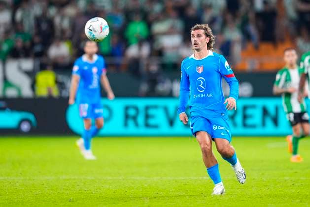 October 27, 2025, Sevilla, Sevilla, SPAIN: Antoine Griezmann of Atletico de Madrid in action during the Spanish league, LaLiga EA Sports, football match played between Real Betis and Atletico de Madrid at La Cartuja stadium on October 27, 2025, in Sevilla, Spain. Sevilla SPAIN - ZUMAa181 20251027_zaa_a181_095 Copyright: xJoaquinxCorcherox