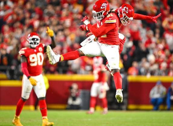 October 27, 2025, Kansas City, Mo, USA: Kansas City Chiefs defensive end Mike Danna (51) and safety Jaden Hicks (21) bump each other in the air as they celebrated Danna s second half sack of Washington Commanders quarterback Marcus Mariota on Monday, Oct. 27, 2025, at GEHA Field at Arrowhead Stadium in Kansas City, Missouri. Kansas City USA - ZUMAm67_ 20251027_zaf_m67_009 Copyright: xDominickxWilliamsx