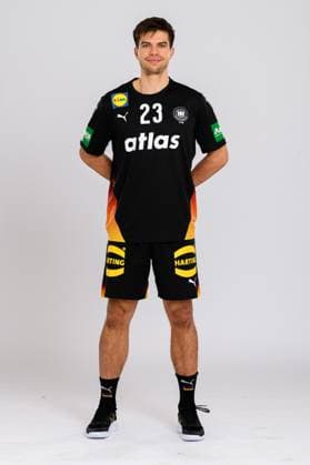 Muenchen: Handball DHB - 25 26 - Deutschland - Fotoshooting Renars Uscins (Deutschland) Portrait Gesicht Muenchen Bayern Deutschland *** Muenchen Handball DHB 25 26 Germany photoshoot Renars Uscins Germany portrait face Muenchen Bavaria Germany