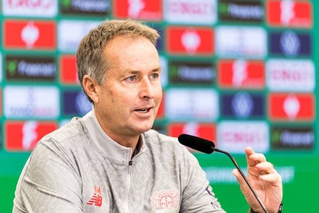 LEVERKUSEN, GERMANY - OCTOBER 28: Kasper Hjulmand (Head coach Bayer 04 Leverkusen) during the press conference, PK, Pressekonferenz before the DFB Pokal match between Bayer 04 Leverkusen and SC Paderborn at BayArena on October 28, 2025 in Leverkusen, Germany. DFL REGULATIONS PROHIBIT ANY USE OF PHOTOGRAPHS AS IMAGE SEQUENCES AND OR QUASI-VIDEO. North Rhine Westphalia Germany Copyright: xBEAUTIFULxSPORTS Wunderlx