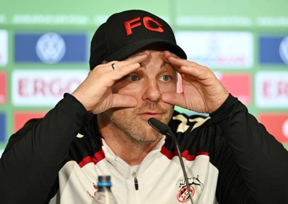 28 10 2025, xophax, Fußball , DFB Pokal , 2 Runde Saison 2025 2026 1 FC Köln Pressekonferenz vor dem DFB Pokal Spiel gegen Bayern München Trainer Lukas Kwasniok Köln