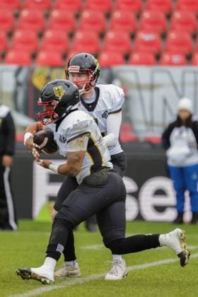 AMERICAN FOOTBALL - IFAF EC, ITA vs GER KREFELD,GERMANY,28.OCT.25 - AMERICAN FOOTBALL - IFAF European Championship, EM, Europameisterschaft bronze medal game, Italy vs Germany. Image shows Lars Heidrich and Jannik Seibel (GER).  GEPAxpictures xDavidxBitzan