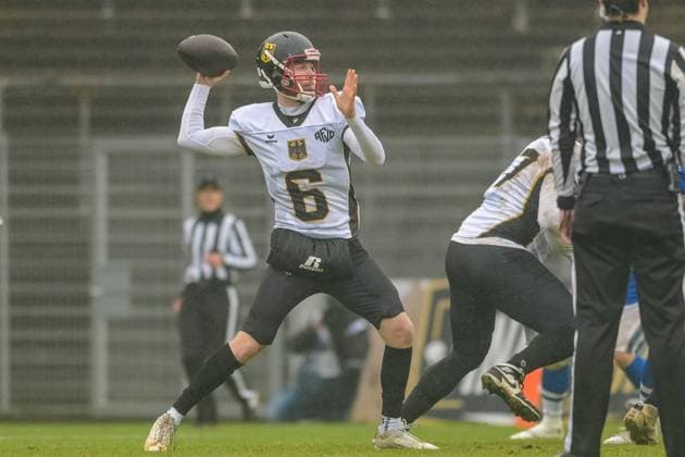 Lars Heidrich (Team Germany, 06) throws the ball, Team Germany vs Team Italy, American Football, European Championship, EM, Europameisterschaft Bronze Game, Season 2025, 28.10.2025, Krefeld Grotenburg Stadion Germany Copyright: xFootxBowl JUSTxSHOTSx