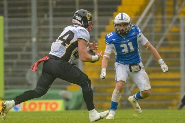 Leon Helm (Team Germany, 44) catches the ball, Team Germany vs Team Italy, American Football, European Championship, EM, Europameisterschaft Bronze Game, Season 2025, 28.10.2025, Krefeld Grotenburg Stadion Germany Copyright: xFootxBowl JUSTxSHOTSx