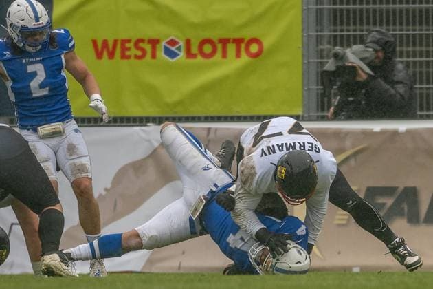 Sven Breidenbach (Team Germany, 77) with a hard tackle, Team Germany vs Team Italy, American Football, European Championship, EM, Europameisterschaft Bronze Game, Season 2025, 28.10.2025, Krefeld Grotenburg Stadion Germany Copyright: xFootxBowl JUSTxSHOTSx