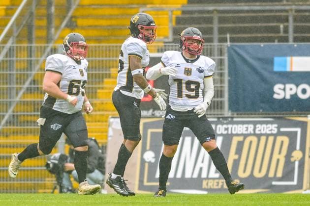 touchdown celebration, Nico Strahmann (Team Germany, 19), Niklas Schumm (Team Germany, 16), Team Germany vs Team Italy, American Football, European Championship, EM, Europameisterschaft Bronze Game, Season 2025, 28.10.2025, Krefeld Grotenburg Stadion Germany Copyright: xFootxBowl JUSTxSHOTSx