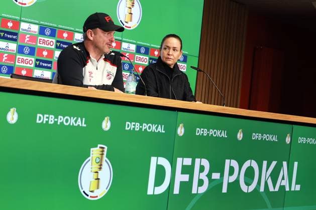 1 FC Köln DFB Pokal, 1 FC Köln, press conference for the cup match against Bayern Munich, from left Lukas Kwasniok 1 FC Köln , press spokeswoman Lil Zercher 1 FC Köln , 28 10 2025, picture