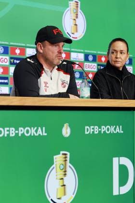 1 FC Köln DFB Pokal, 1 FC Köln, press conference for the cup match against Bayern Munich, from left Lukas Kwasniok 1 FC Köln , press spokeswoman Lil Zercher 1 FC Köln , 28 10 2025, picture