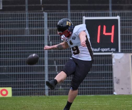 28 10 2025 xkhx Krefeld Grotenburg Stadion American Football European Championship 2025 Italy Germany Florian Finke 9, GER