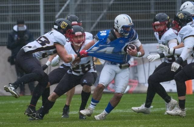 28 10 2025 xkhx Krefeld Grotenburg Stadion American Football European Championship 2025 Italy Germany Flirian zu Nieden 38,GER and Paul Seifert 26, GER against Minniti, Ryan Edward 24, ITA
