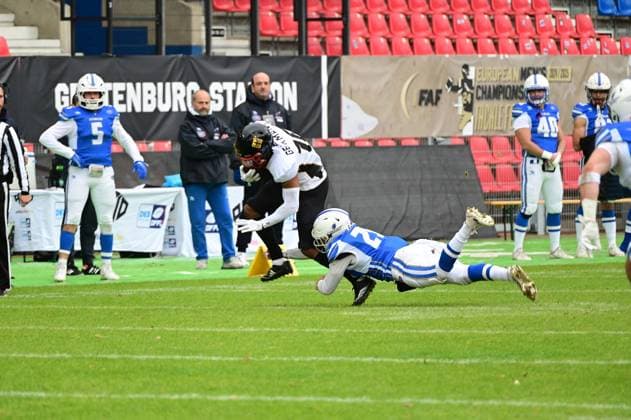 28 10 2025 xkhx Krefeld Grotenburg Stadium American Football European Championship 2025 Italy Germany 3rd place match Harlan Kwofie 10, GER with the ball