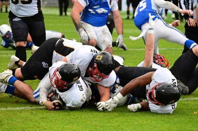 28 10 2025 xkhx Krefeld Grotenburg Stadion American Football European Championship 2025 Italy Germany Match for 3rd place Heiko Bals 4, GER with the ball