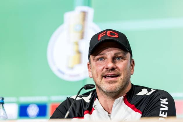 Pressconference 1 FC Koeln, 28 10 2025 COLOGNE, GERMANY OCTOBER 28 Lukas Kwasniok Head Coach 1 FC Koeln during the pre game press conference before the DFB Pokal match between 1 FC Koeln and FC Bayern Muenchen at RheinEnergiestadion on October 28, 2025 in Cologne, Germany DFB REGULATIONS PROHIBIT ANY USE OF PHOTOGRAPHS AS IMAGE SEQUENCES AND OR QUASI VIDEO Copyright: xBEAUTIFULxSPORTS Wunderlx