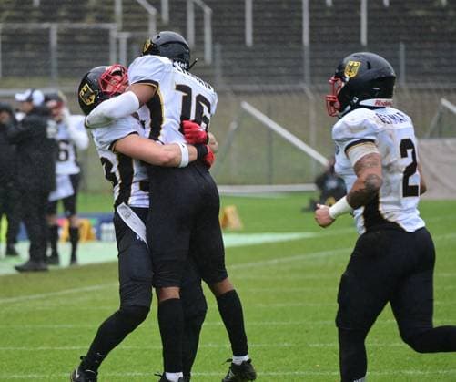 28 10 2025 xkhx Krefeld Grotenburg Stadion American Football European Championship 2025 Italy Germany Match for 3rd place Cheering a Niklas Schumm 16, GER