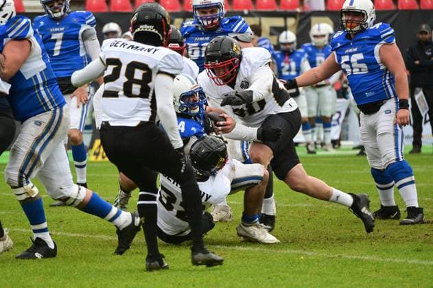 28 10 2025 xkhx Krefeld Grotenburg Stadium American Football European Championship 2025 Italy Germany 3rd place match Luca Siebert 28, GER , Gerald Ameln 30, GER and Luis Bach 32, GER against Minniti, Ryan Edward 24, ITA