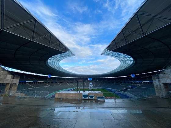 28 10 2025, xmohx, Fußball DFB Pokal 2 Runde, Hertha BSC Berlin SV Elversberg v l Stadionübersicht Olympiastadion Berlin DFL DFB REGULATIONS PROHIBIT ANY USE OF PHOTOGRAPHS as IMAGE SEQUENCES and or QUASI VIDEO Berlin