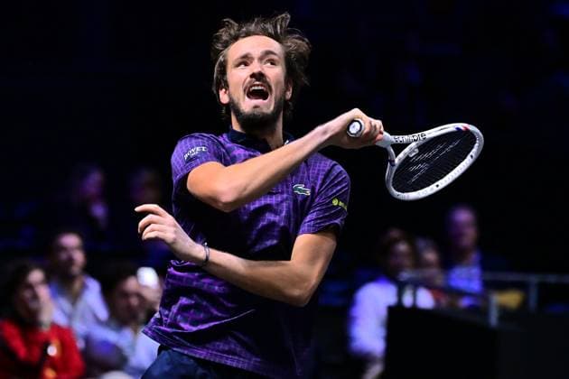 TENNIS : Rolex Paris Masters - Paris - 28 10 2025 Attitude of Daniil MEDVEDEV ( Russia ) during the Rolex Paris Masters at Paris La Defense Arena on October 28, 2025 in Nanterre, France. (Photo by Federico Pestellini PSNewz ) ParisFrance  Copyright: xFedericoxPestellinix