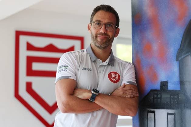 Boris Schommers SI is introduced as the new coach of Sportfreunde Siegen Soccer Regionalliga West, Sportfreunde Siegen, on 28 10 2025 in Siegen Germany