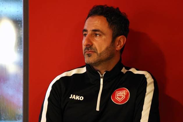 Press conference Boris Schommers SI not in the picture is introduced as the new coach of Sportfreunde Siegen In the picture Co coach Mohamed Aslan SI SI Soccer Regionalliga West, Sportfreunde Siegen, on 28 10 2025 in Siegen Germany