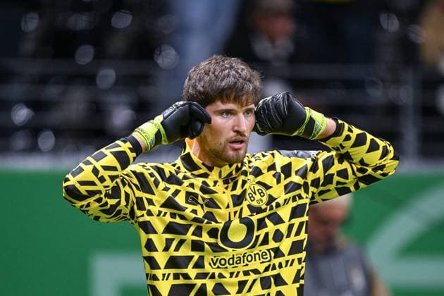 26 10 2025, Football, DFB Cup, 2nd round, Season 2025 2026, Eintracht Frankfurt Borussia Dortmund, Goalkeeper Gregor Kobel Borussia Dortmund xRHR PHOTO TKx Copyright: RHR-FOTOx RHR-FOTO TK