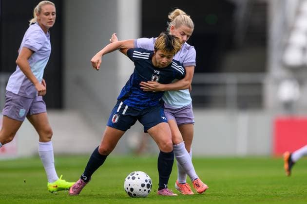 251028 Mina Tanaka of Japan and Justine Kielland of Norway during the international friendly football match between Norway and Japan on October 28, 2025 in La Linea Photo Ludvig Thunman BILDBYRAN code LT LT0742 fotboll football soccer fotball norge norway japan dam bbeng privatlandskamp international friendly träningsmatch landskamp  Copyright: LUDVIGxTHUNMAN BB251028LT033
