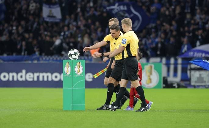 Referee Tom Bauer and assistants before the match Sport Soccer Football DFB Pokal 2 Round Men Season 2025 2026 28 10 2025 Hertha BSC Berlin vs SV Elversberg DFL regulations prohibit any use of photographs as image sequences and or quasi video