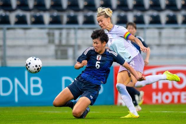 Womens international football match Norway Japan Cadiz, Spain 20251028 Japans Toko Kogai duels with Norways Ada Hegerberg in the womens international football match between Norway and Japan at Ciudad de La Linea Stadium Photo Jorge Guerrero NTB Cadiz Spain EDITORIAL USE ONLY RESTRICTED USE FOR BETTING COMPANIES  Copyright: xJorgexGuerrerox xNTBx