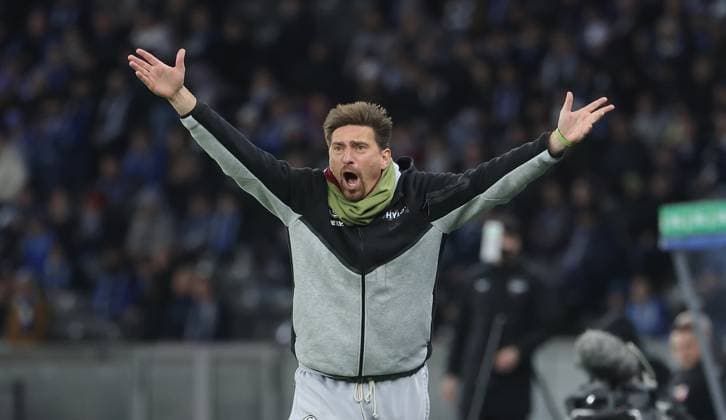 Coach Vincent Wagner showing Sport Soccer Football DFB Pokal 2 Round Men Season 2025 2026 28 10 2025 Hertha BSC Berlin vs SV Elversberg DFL regulations prohibit any use of photographs as image sequences and or quasi video