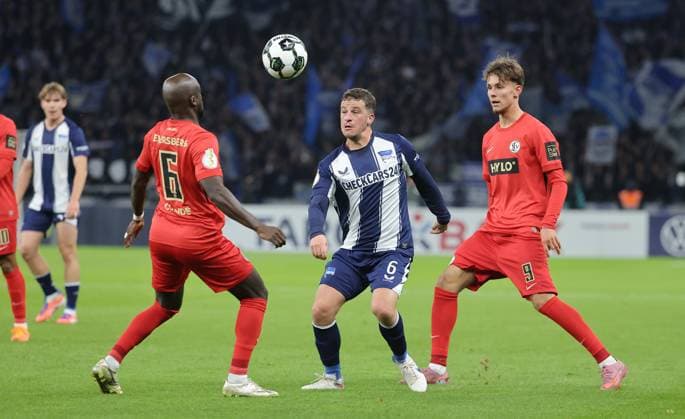 Amara Conde, Diego Demme, Otto Emerson Stange duel match scene action sport soccer soccer DFB Pokal 2 round men season 2025 2026 28 10 2025 Hertha BSC Berlin vs SV Elversberg DFL regulations prohibit any use of photographs as image sequences and or quasi video
