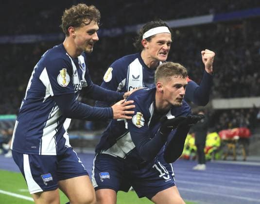 Michael Cuisance cheers after 1 0, Fabian Reese, Maurice Krattenmacher joy emotion jubilation sport football soccer soccer DFB Pokal 2 round men season 2025 2026 28 10 2025 Hertha BSC Berlin vs SV Elversberg DFL regulations prohibit any use of photographs as image sequences and or quasi video