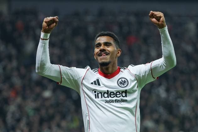 Soccer DFB Pokal Eintracht Frankfurt Borussia Dortmund on 28 10 2025 at Deutsche Bank Park in Frankfurt Cheering, goal celebration, goal scorer, goal scorer Ansgar Knauff Frankfurt 7 cheers after his goal for 1 to 0 MH