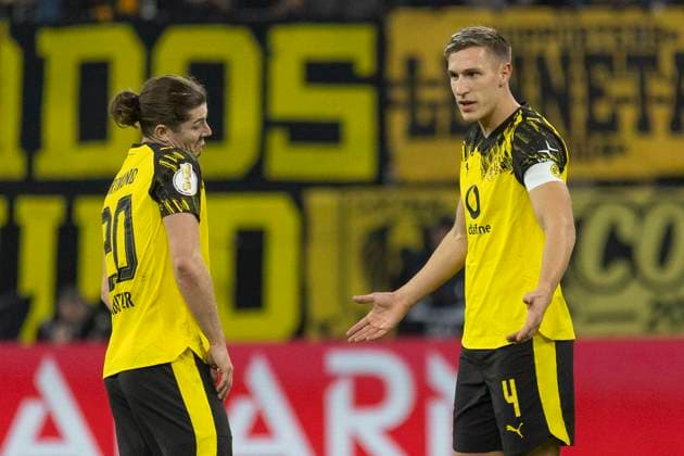 DFB Pokal Eintracht Frankfurt Borussia Dortmund, 28 10 2025 Marcel Sabitzer Dortmund 20 Nico Schlotterbeck Dortmund 4 helpless, Eintracht Frankfurt Borussia Dortmund, Frankfurt, Deutsche Bank Park, 28 10 2025 Copyright: xBEAUTIFULxSPORTS Gawlikx