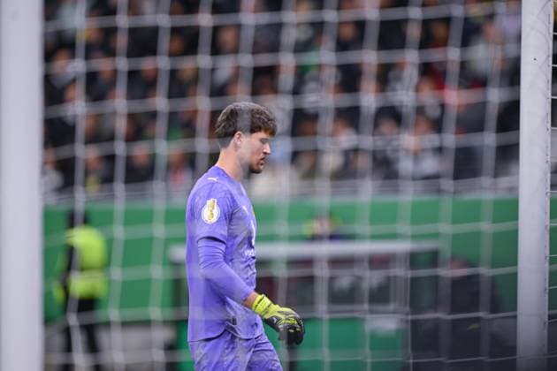 26 10 2025, Football, DFB Cup, 2nd round, Season 2025 2026, Eintracht Frankfurt Borussia Dortmund, Goalkeeper Gregor Kobel Borussia Dortmund xRHR PHOTO TKx Copyright: RHR-FOTOx RHR-FOTO TK