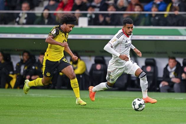 26 10 2025, Football, DFB Cup, 2 Round, Season 2025 2026, Eintracht Frankfurt Borussia Dortmund, Karim Adeyemi Borussia Dortmund , Ansgar Knauff Eintracht Frankfurt xRHR PHOTO TKx Copyright: RHR-FOTOx RHR-FOTO TK