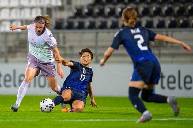 Womens international football match Norway Japan Cadiz, Spain 20251028 Norways Signe Gaupset duels with Japans Maika Hamano in the womens international football match between Norway and Japan at Ciudad de La Linea Stadium Photo Jorge Guerrero NTB Cadiz Spain EDITORIAL USE ONLY RESTRICTED USE FOR BETTING COMPANIES  Copyright: xJorgexGuerrerox xNTBx