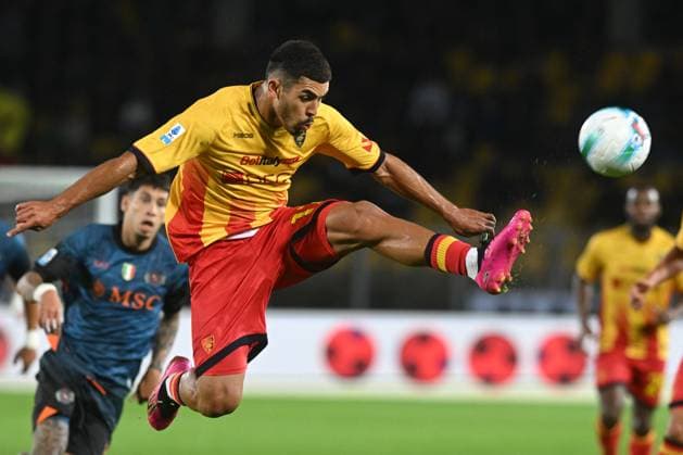 Danilo Veiga of US Lecce in action during the Serie A Enelive betwee US Lecce vs SSC Napoli at Via Del Mare Stadium  Copyright: xAgostinoxGemito IPAxSportx xipa-agency.netx xx IPA_67188213 IPA_Agency_IPA67188213