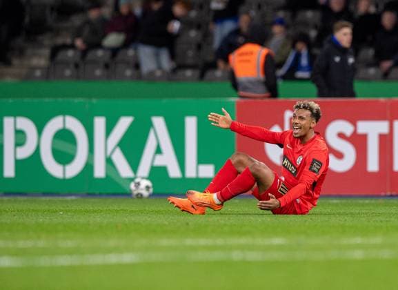 Soccer, Men, Season 2025 2026, DFB Pokal 2 Round , Hertha BSC SV Elversberg, Bambase Conte Elversberg , 28 10 2025, Copyright: xSebastianxRäppold MatthiasxKochx