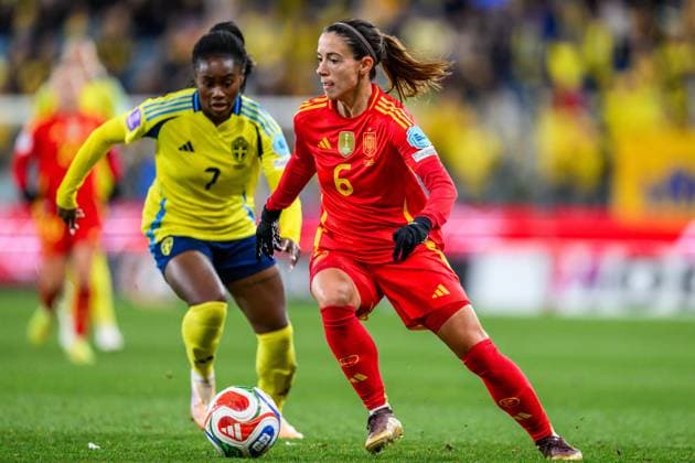 251028 Monica Jusu Bah of Sweden and Aitana Bonmati of Spain during the Women s Nations League semifinal between Sweden and Spain on October 28, 2025 in Gothenburg Photo Carl Sandin BILDBYRAN code CS MI0896 fotboll football soccer fotball nations league uefa womens nations league semifinal semifinals sverige sweden spanien spain dam bbeng  Copyright: CARLxSANDIN BB251028CS029